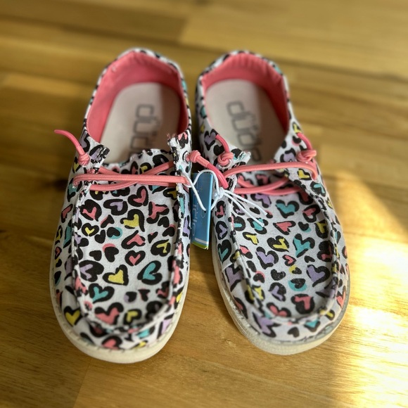NWT - Hey Dude Leopard Wendy - Youth 1 - Picture 1 of 6